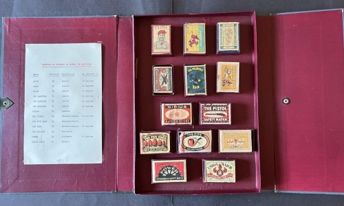 Boxes for sale in Dakar, 1955-1965, 32 x 61 x 3 cm