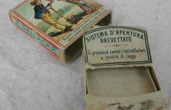 Wax vestas matchbox Patent Aperture (ref: 9)