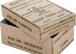 Coignet Frères et Cie, 1860, 100 x 68 x 40 mm, striker on bottom of box